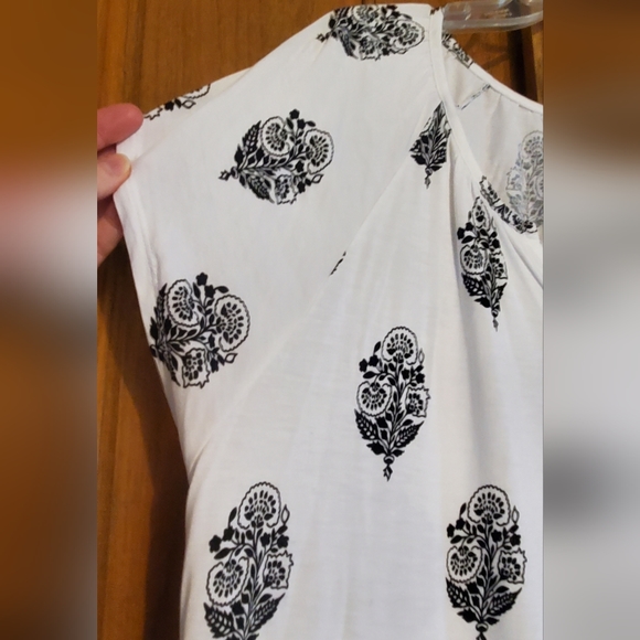 🛑 Old Navy XXL SS Split Neck White Print Blouse 🚔 - Picture 7 of 14
